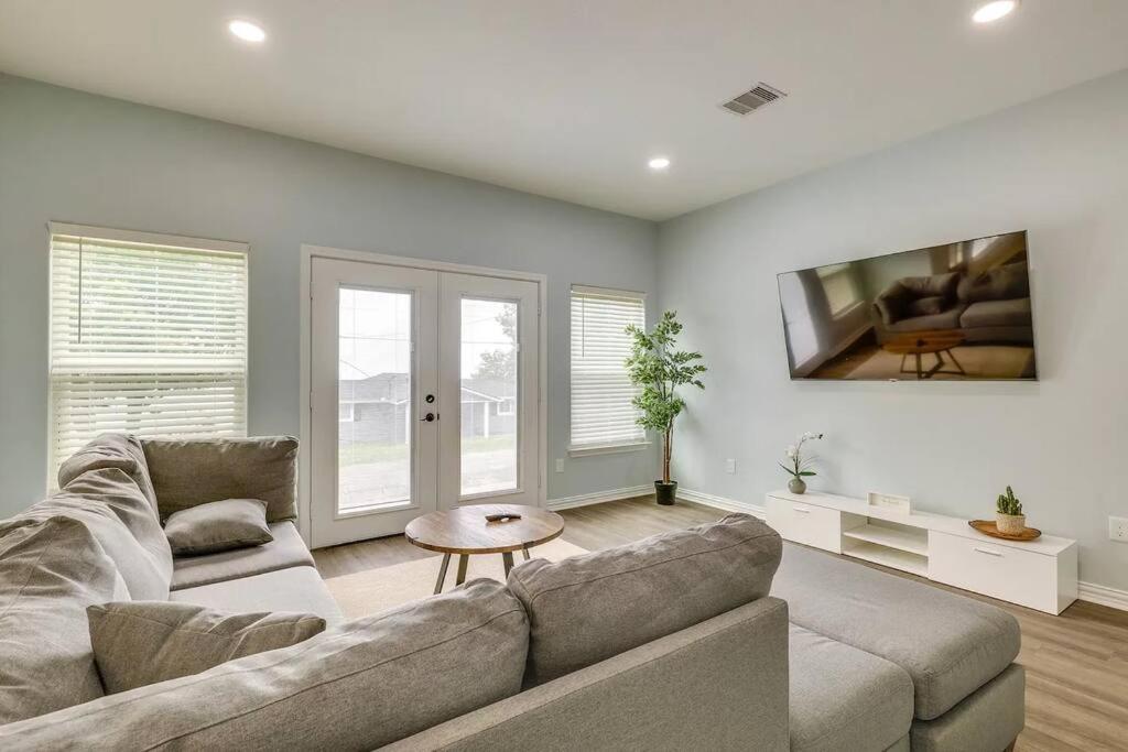 Vacation Home Lake Livingston! Onalaska 外观 照片