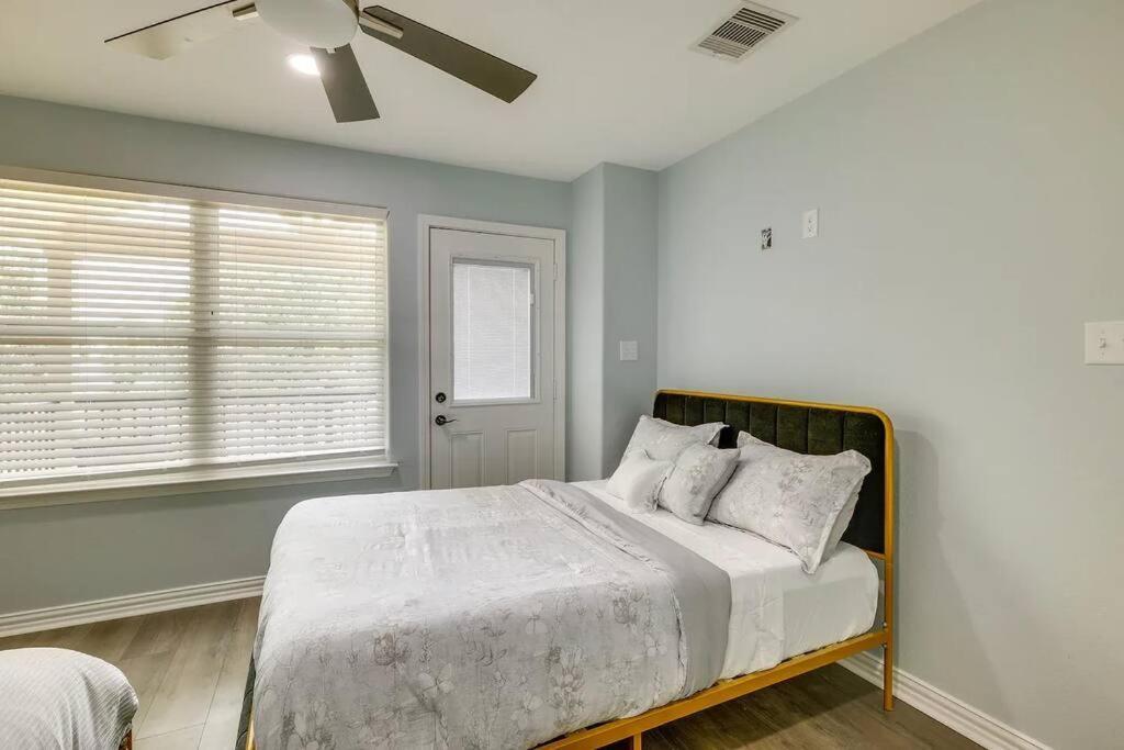 Vacation Home Lake Livingston! Onalaska 外观 照片